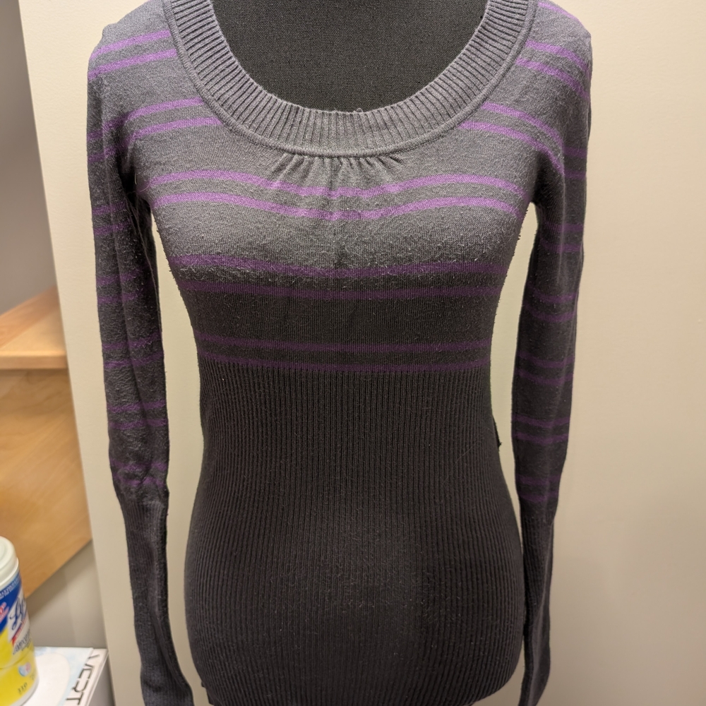 Le Temps Des Cerises Gray and Purple Striped Sweater